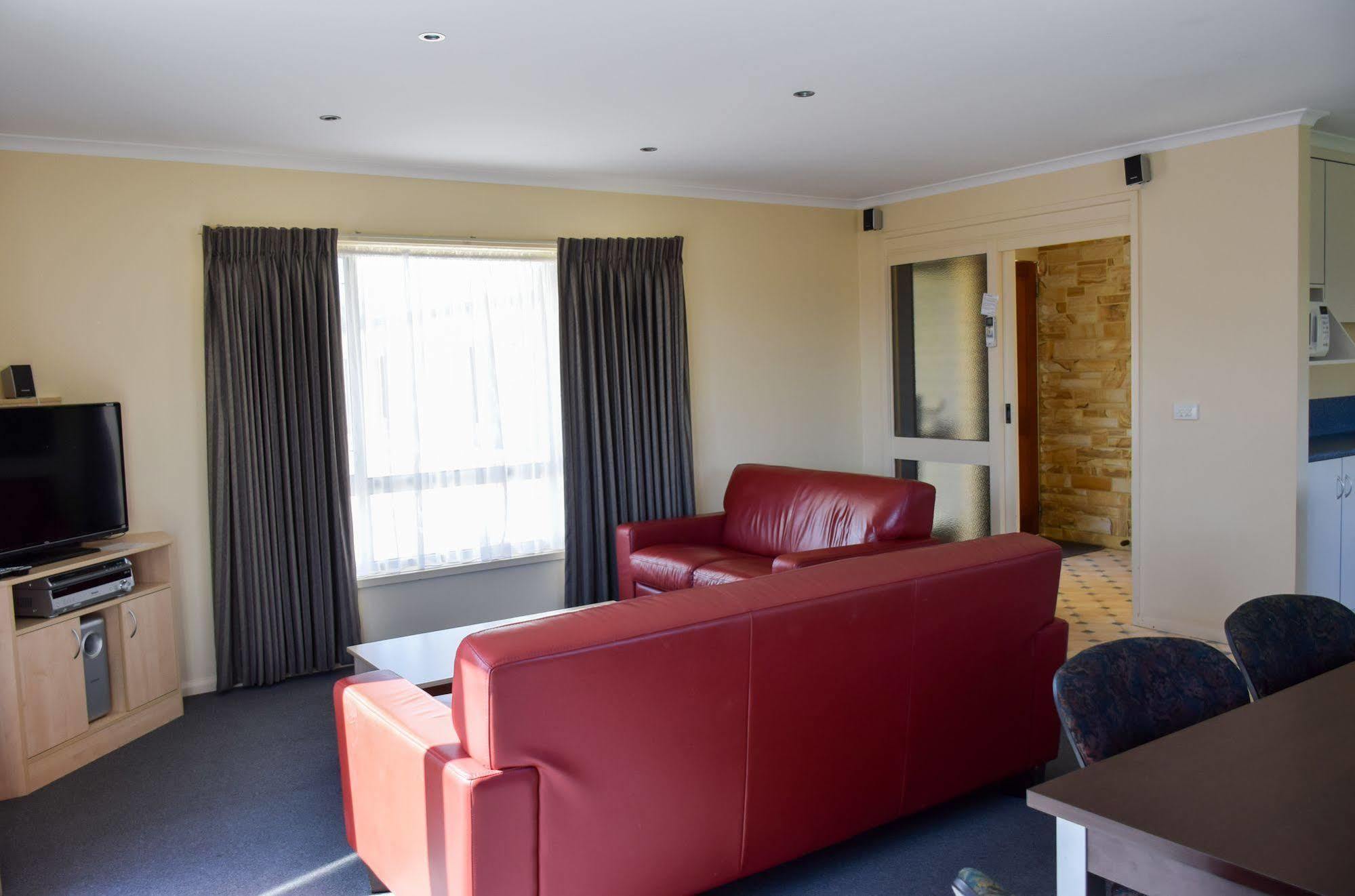 Beachway Motel Ulverstone Extérieur photo