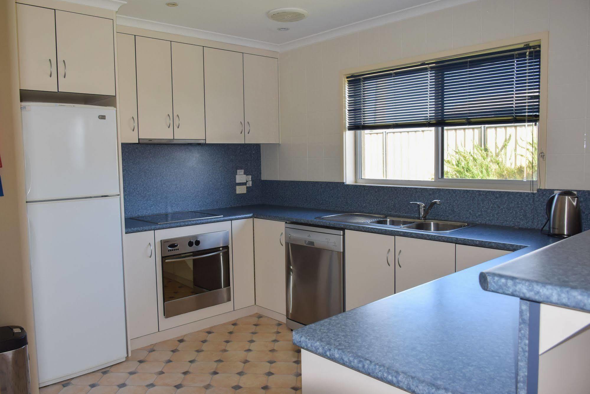 Beachway Motel Ulverstone Extérieur photo