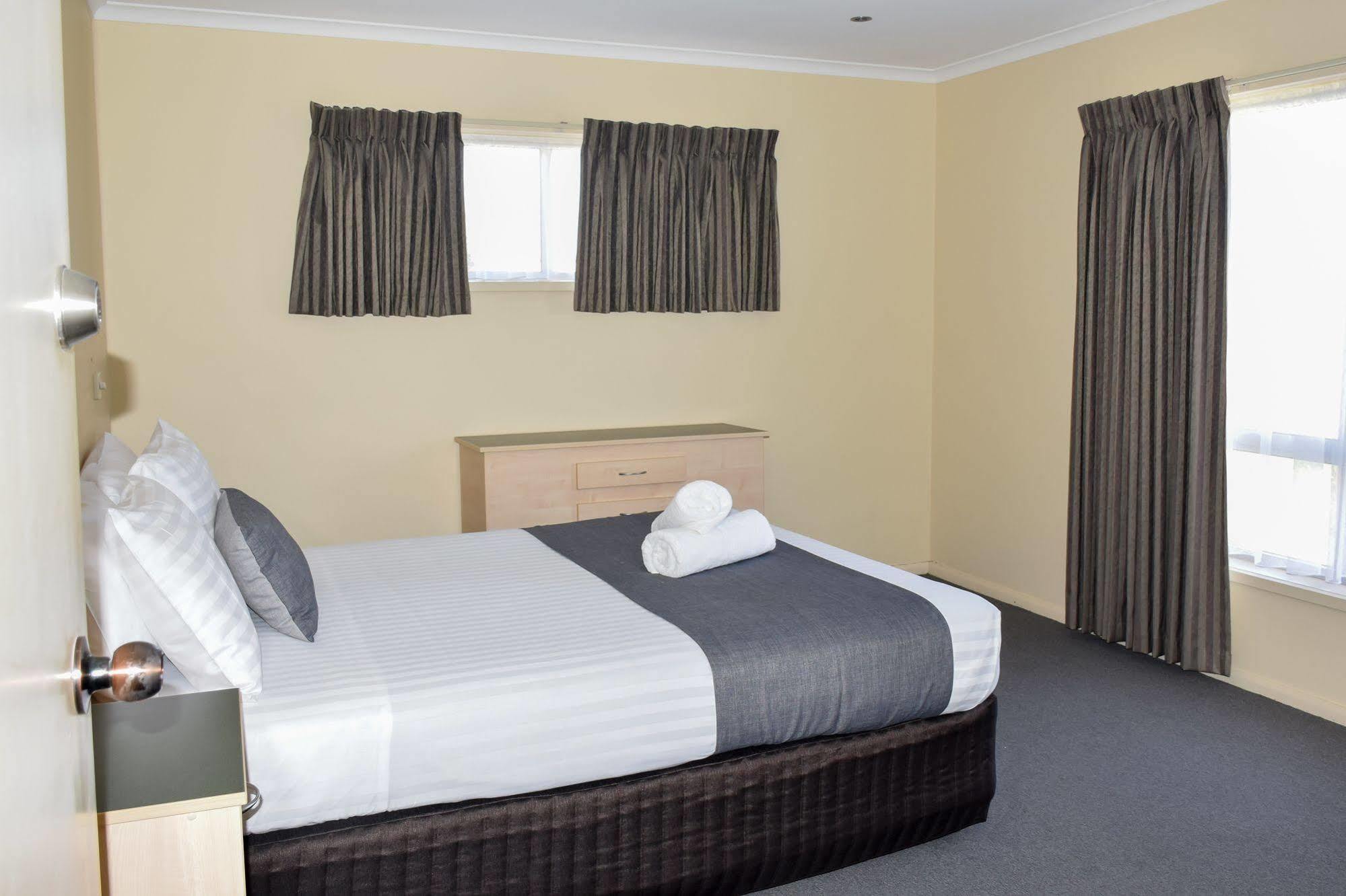 Beachway Motel Ulverstone Extérieur photo