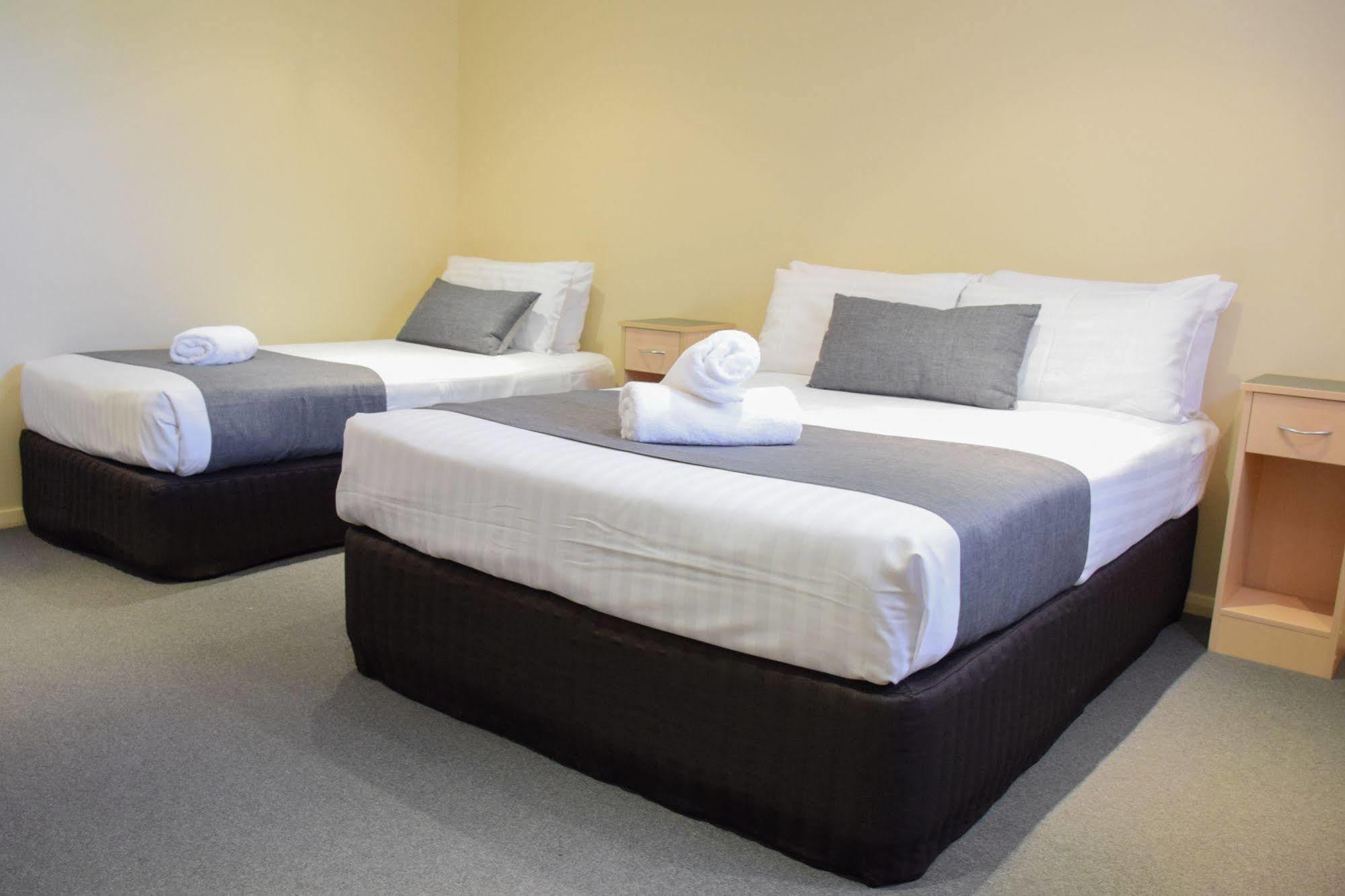 Beachway Motel Ulverstone Extérieur photo