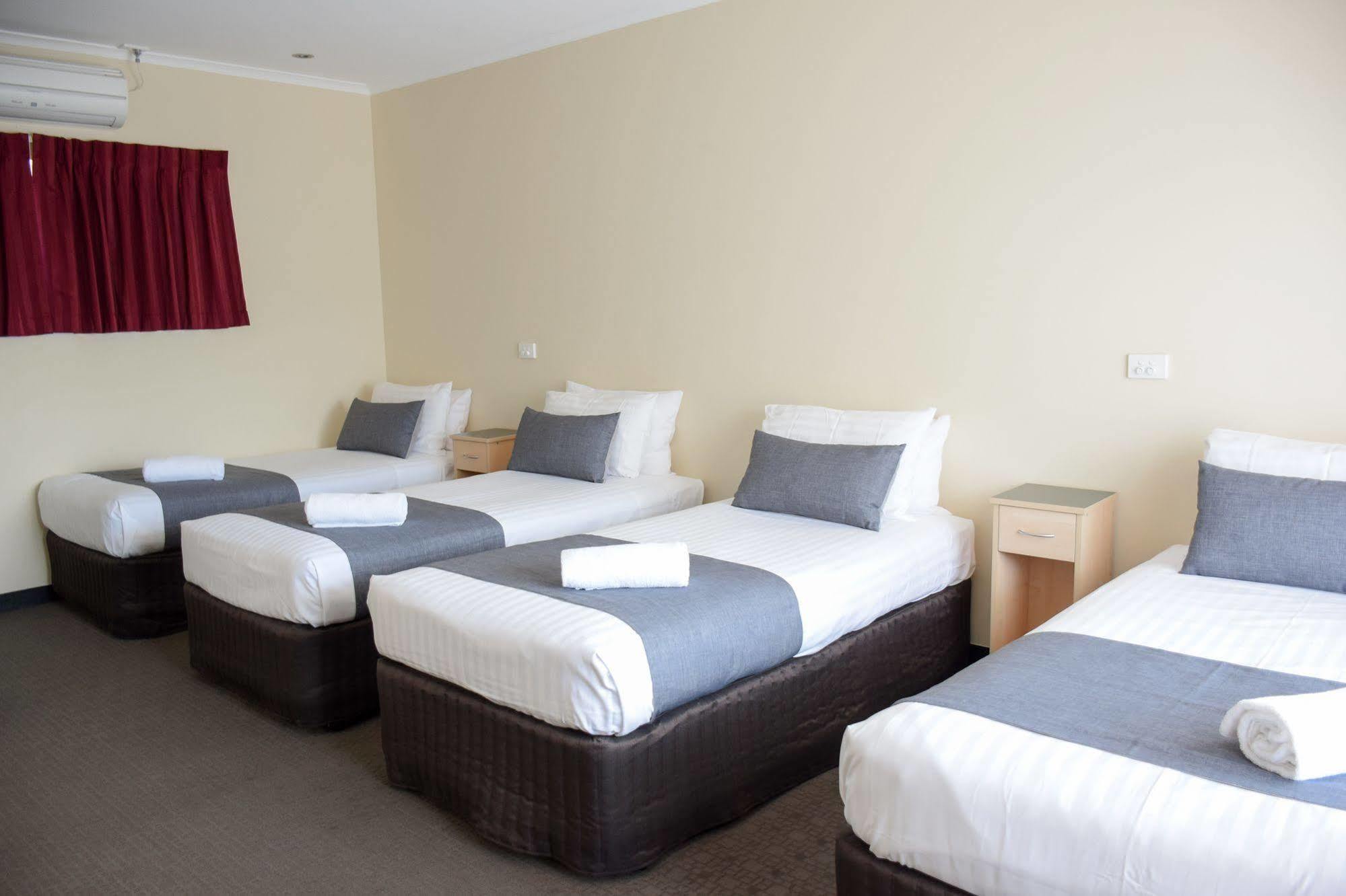 Beachway Motel Ulverstone Extérieur photo