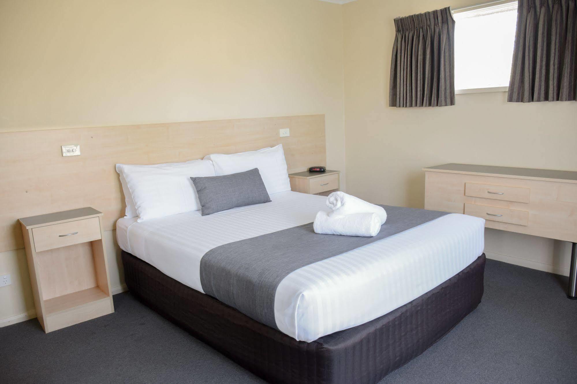 Beachway Motel Ulverstone Extérieur photo