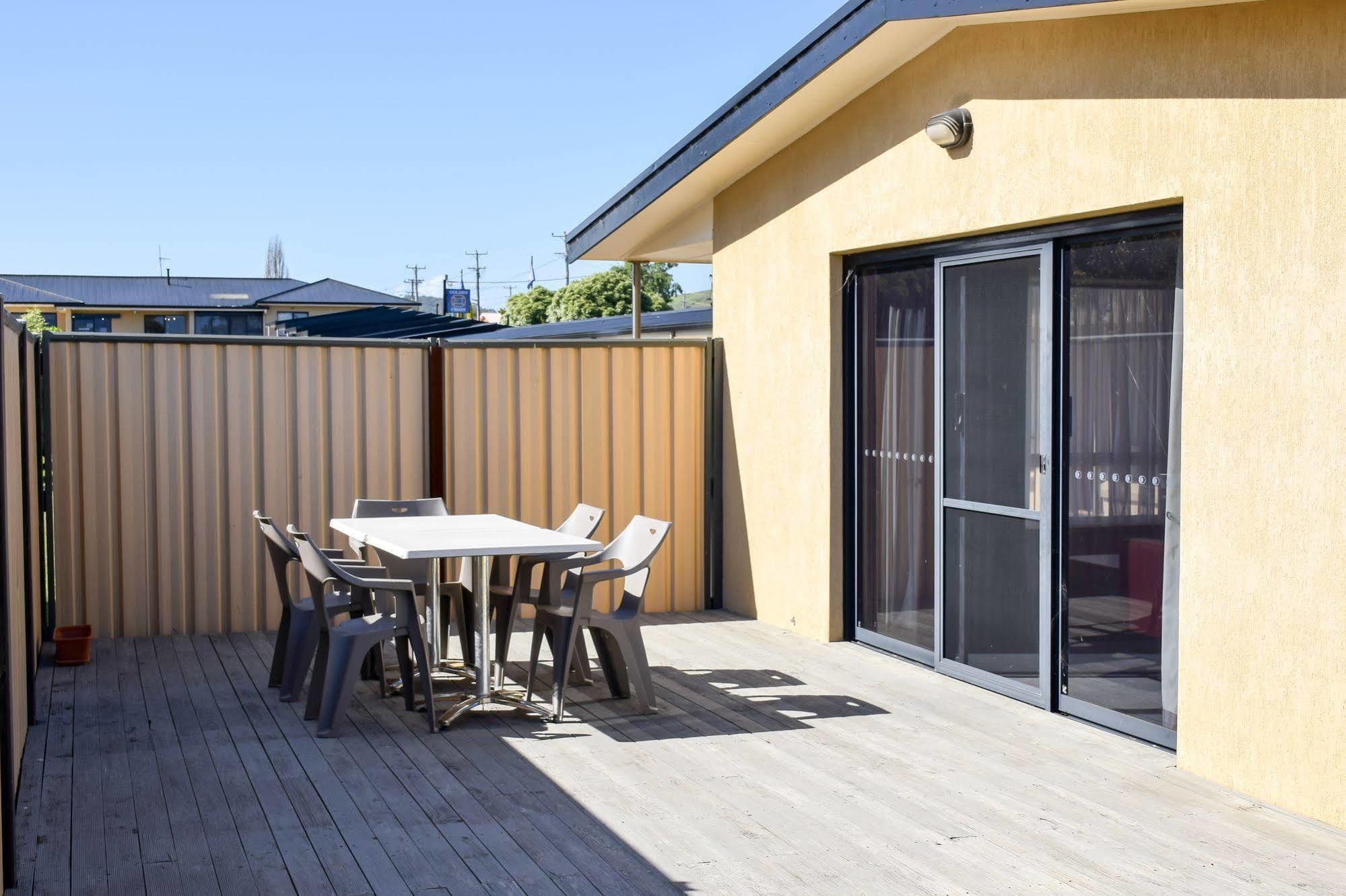 Beachway Motel Ulverstone Extérieur photo