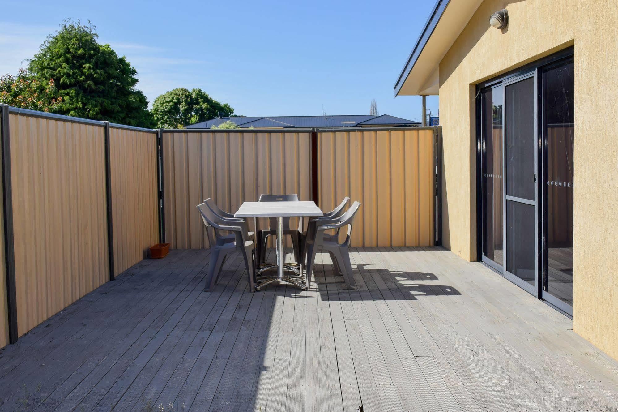 Beachway Motel Ulverstone Extérieur photo